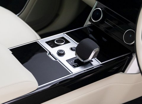 Land Rover Range Rover P400 HSE 21