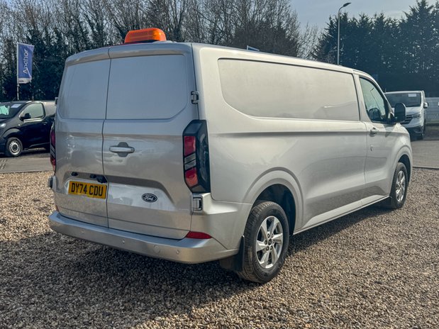 Ford Transit Custom LWB L2H1 Low Roof Limited 300 AirCon Alloys SELECT 6
