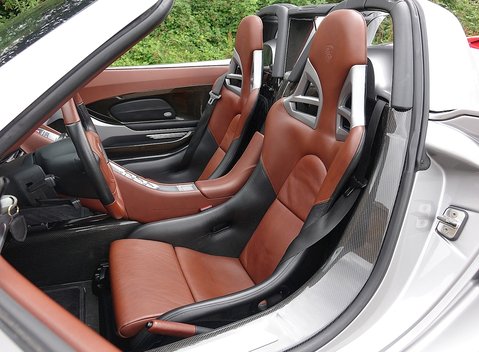 Porsche Carrera GT 22