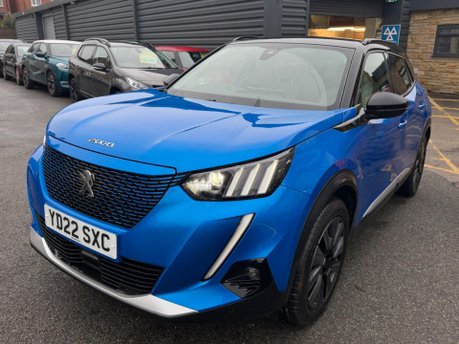 Peugeot 2008 GT PREMIUM 5