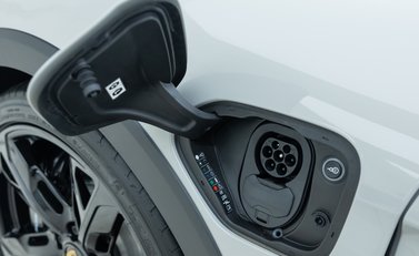 Porsche Taycan 4S Cross Turismo 31