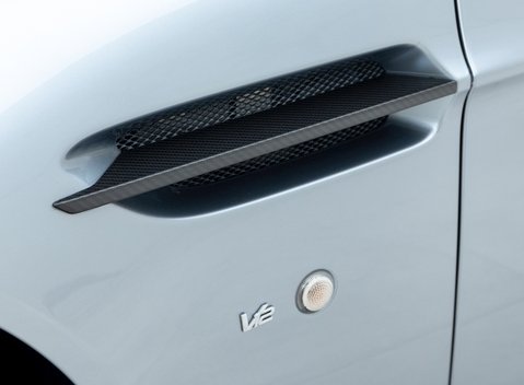 Aston Martin V12 Vantage S 24