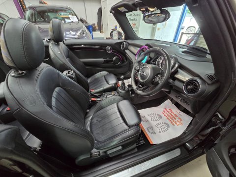 Mini Convertible 1.5 Cooper Exclusive Euro 6 (s/s) 2dr 37