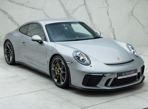 Porsche 911 GT3 Touring (991.2) 11