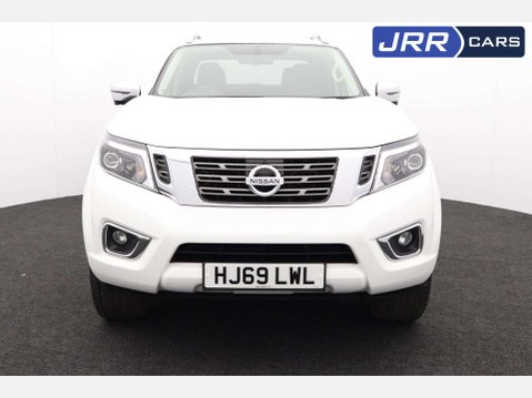 Nissan Navara 2.3 Navara Tekna dCi Auto 4WD 5dr 8