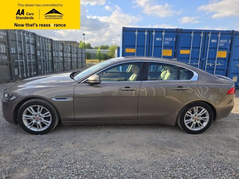 2015 Jaguar XE thumbnail 5
