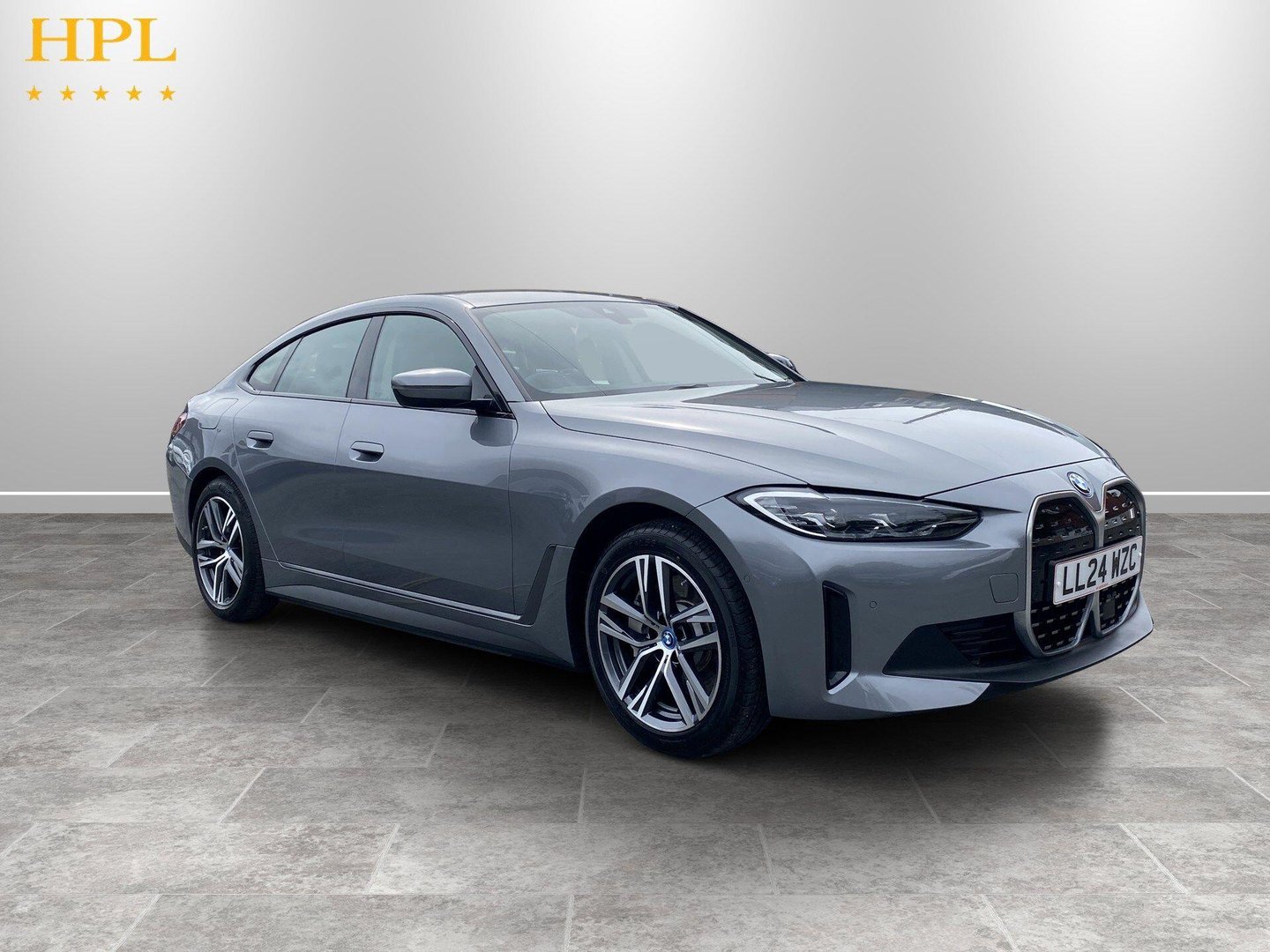 BMW i4 listing photo
