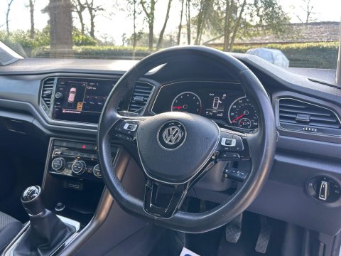 Volkswagen T-Roc 1.0 TSI SE Euro 6 (s/s) 5dr 34