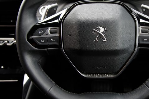 Peugeot 208 PURETECH ALLURE PREMIUM S/S 18