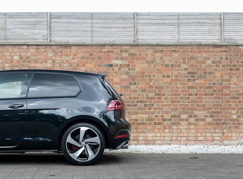 Volkswagen Golf GTI 23