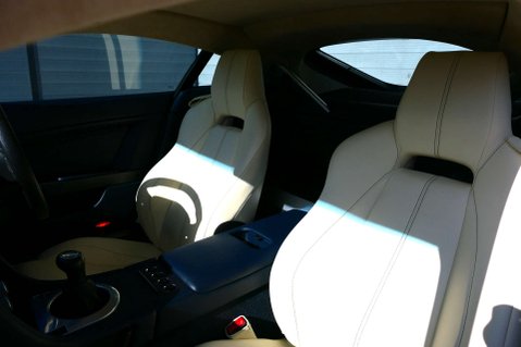 Aston Martin Vantage 4.3 Vantage V8 3dr 34