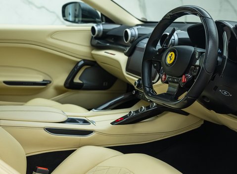 Ferrari GTC4 Lusso T 13