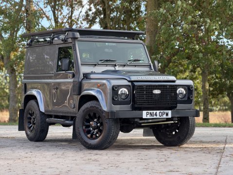 Land Rover Defender 2.2 Defender 90 XS Hard Top TD 4WD 5dr 31