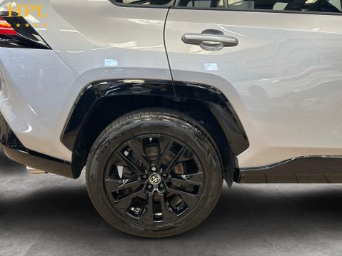 Toyota Rav4 2.5 VVT-h GPF Dynamic SUV 5dr Petrol Hybrid CVT 4WD Euro 6 (s/s) (222 ps) 10