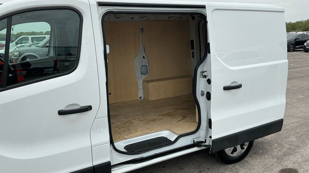 Renault Trafic SWB L1H1 Low Roof Advance LL31 Air Con Sensors EURO 6 8