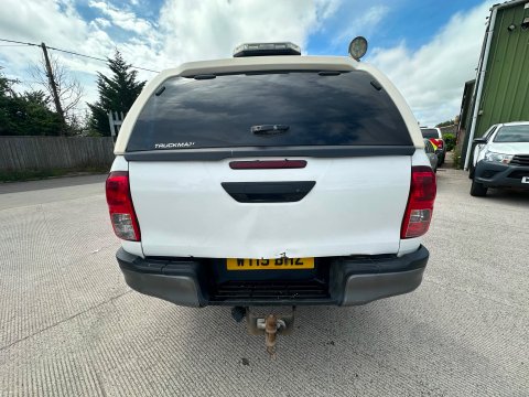 Toyota Hilux ACTIVE 4WD D-4D DCB 6