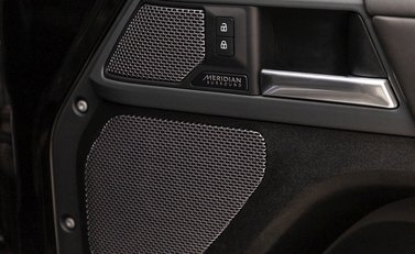 Land Rover Defender 110 P400 X 20