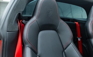 Porsche 911 Targa 4 GTS (992) 19