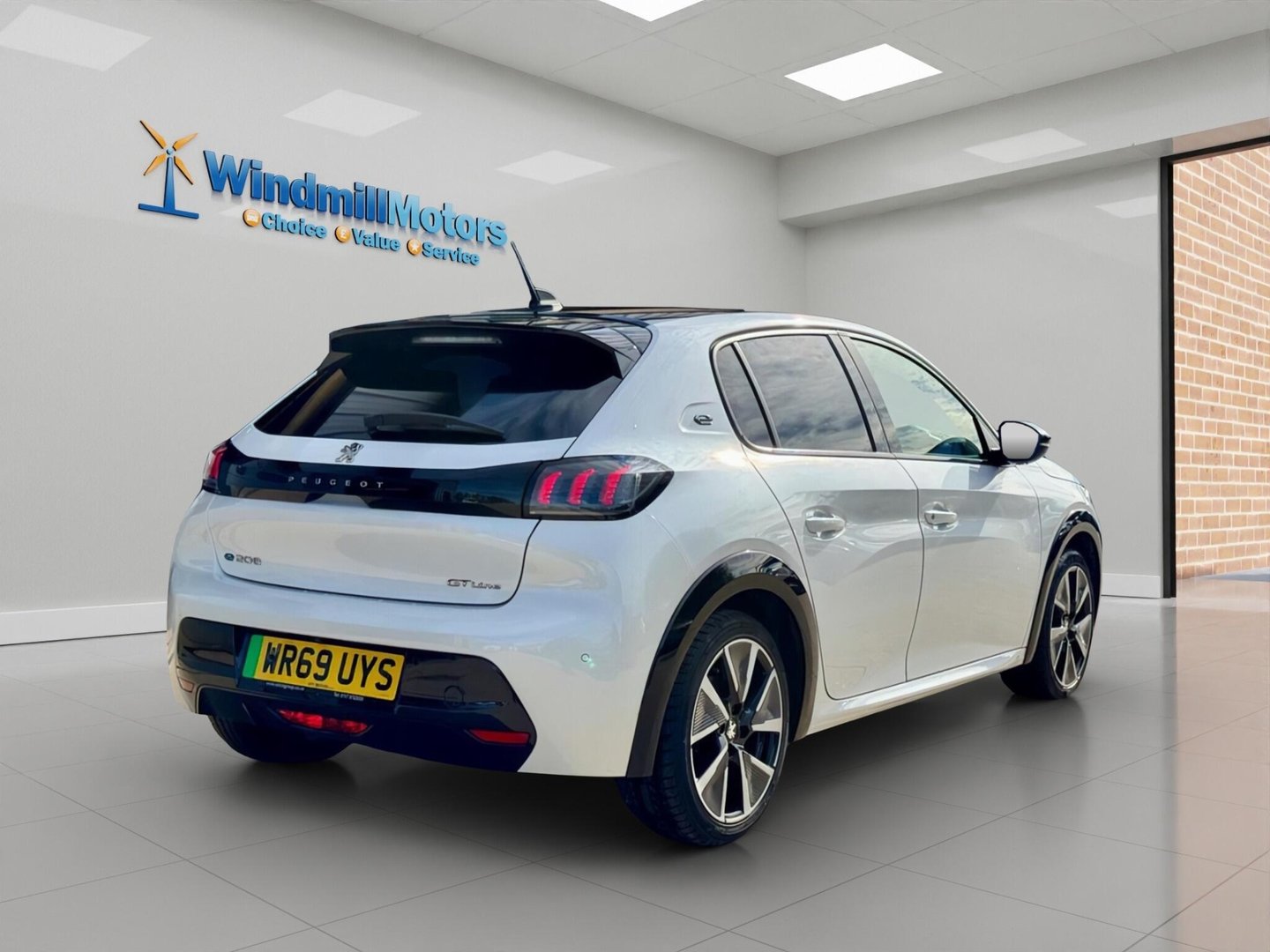 2020 Peugeot e-208 — image 6