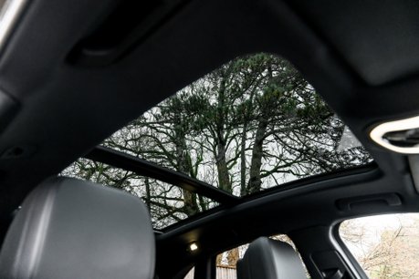 Porsche Macan S PDK. PANO ROOF. BOSE SOUND SYSTEM. HEATED FRONT SEATS. REVERSING CAMERA. 33