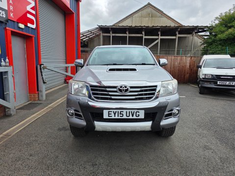 Toyota Hilux INVINCIBLE X 4X4 D-4D DCB AUTO 2