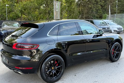 Porsche Macan TURBO PDK - TWO OWNERS -LANE ASSIST -20 INCH ALLOYS -APPLE CAR PLAY 7