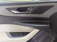 Jaguar XE 2.0 XE R-Dynamic S D Auto 4dr 38