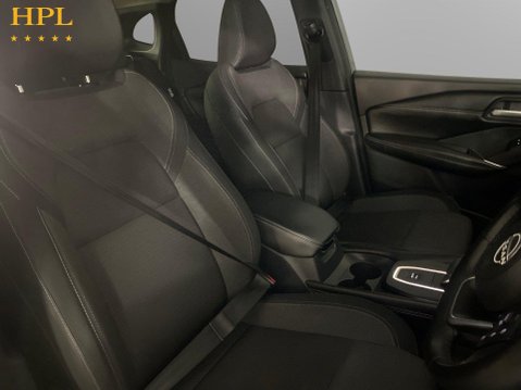 Nissan Qashqai 1.3 DIG-T MHEV N-Connecta SUV 5dr Petrol Hybrid XTRON Euro 6 (s/s) (158 ps) 11