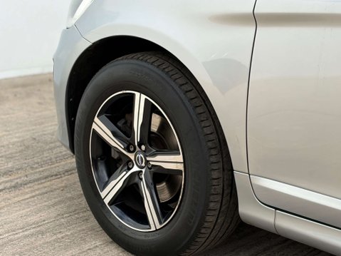 Volvo XC60 2.4 XC60 R-Design Luxury Nav D5 AWD Auto 4WD 5dr 52