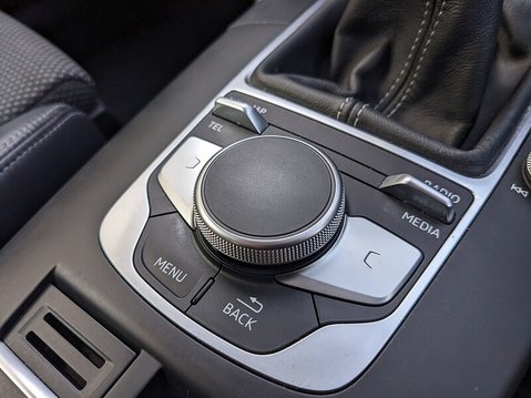 Audi A3 TFSI BLACK EDITION 24