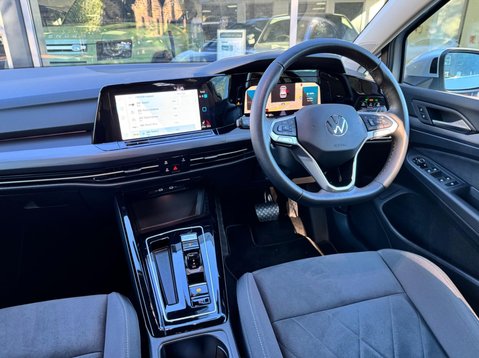 Volkswagen Golf STYLE ETSI DSG 13
