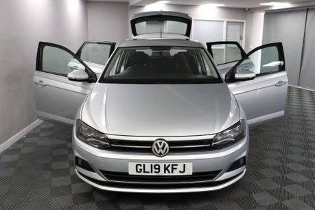 Volkswagen Polo SE TSI 7