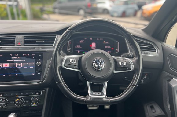 Volkswagen Tiguan R-LINE TECH 2.0 TDI 4MOTION DSG AUTO 29