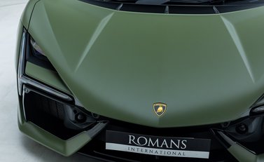 Lamborghini Revuelto 33