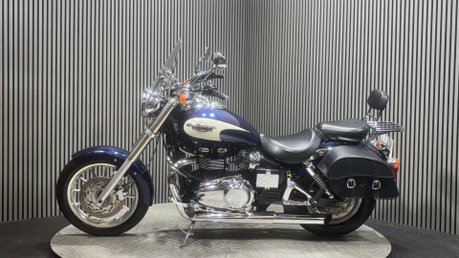 Triumph Bonneville 2011 ONLY 21K NEW MOT CRUISER 865CC 4