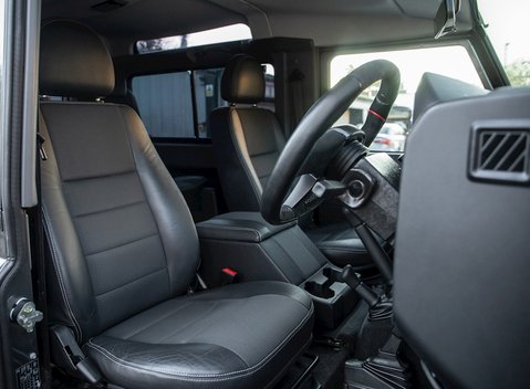 Land Rover Defender 90 XS URBAN TRUCK Carbon Edition 12