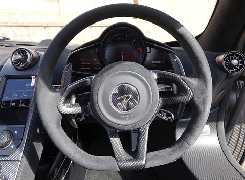 McLaren 675 LT Spider 34