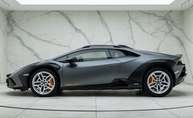 Lamborghini Huracan STERRATO 5