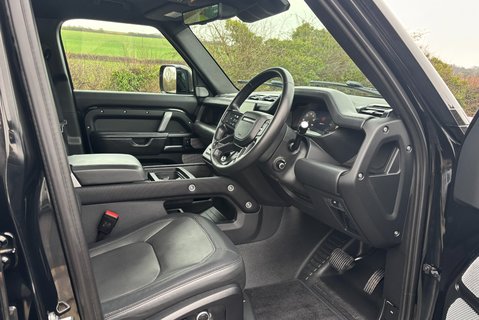 Land Rover Defender 130 D300 Outbound 5dr 16