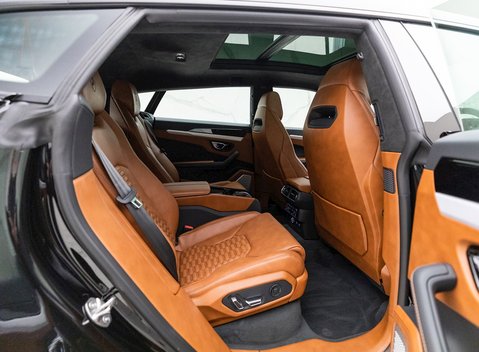 Lamborghini Urus 14