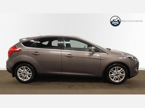 Ford Focus 1.0T EcoBoost Titanium Euro 5 (s/s) 5dr 3