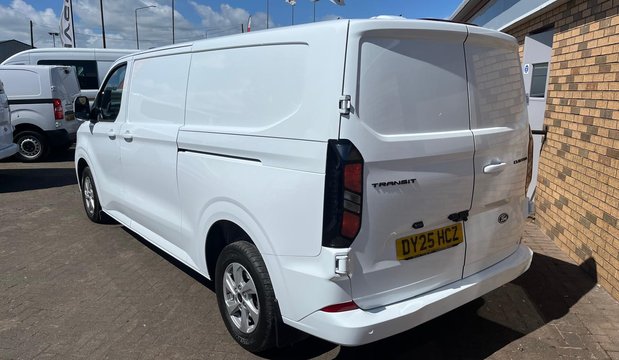 Ford Transit Custom Transit Custom 320 L2 Diesel FWD 2.0 Eco Blue 136ps H1 Van Limited 