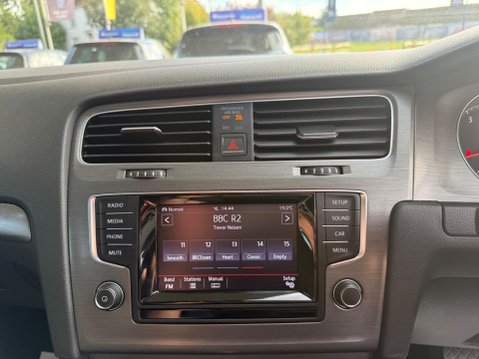 Volkswagen Golf 1.4 TSI BlueMotion Tech SE DSG Euro 5 (s/s) 5dr 29