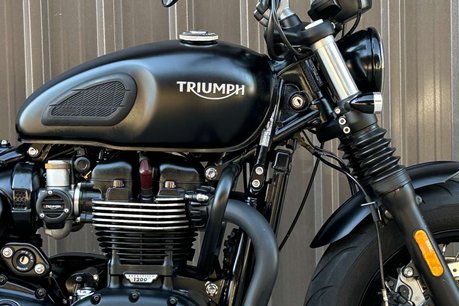 Triumph Bonneville 1.2 Bonneville Bobber Black 2