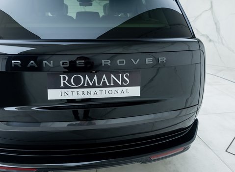 Land Rover Range Rover P460e Autobiography LWB 32