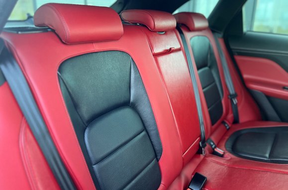 Jaguar F-Pace 3.0 V6 D300S AWD AUTO 32