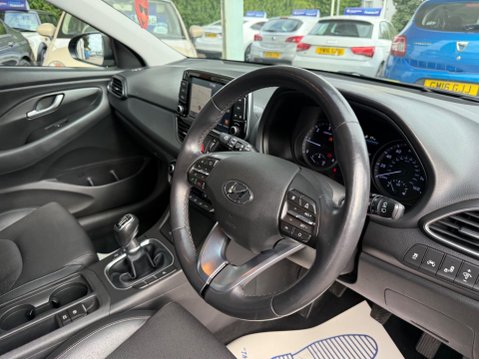 Hyundai i30 1.6 CRDi Blue Drive Premium Euro 6 (s/s) 5dr 20