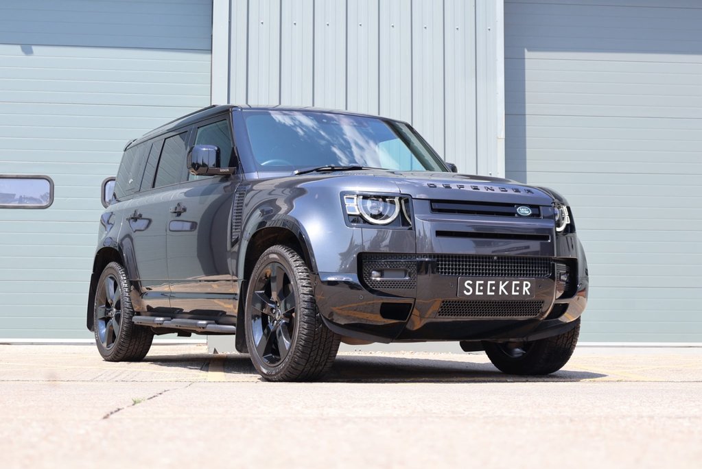 Land Rover Defender 110 2023 D300 HARD TOP X-DYNAMIC  3