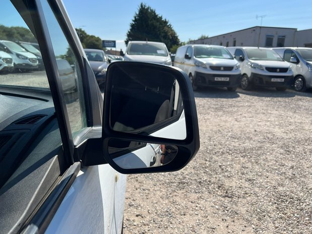Ford Transit Connect SWB L1H1 Low Roof Ply Lining EURO 6 NO VAT 17