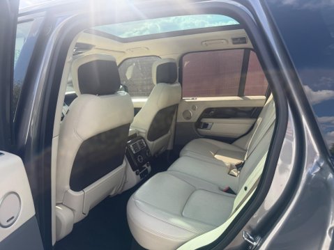 Land Rover Range Rover 3.0 TD V6 Vogue Auto 4WD Euro 6 (s/s) 5dr 11